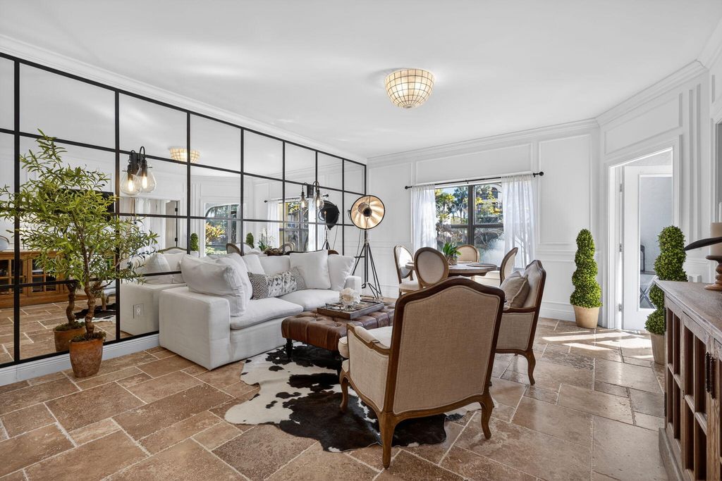 100 Uno Lago Drive 103, Juno Beach, FL 33408