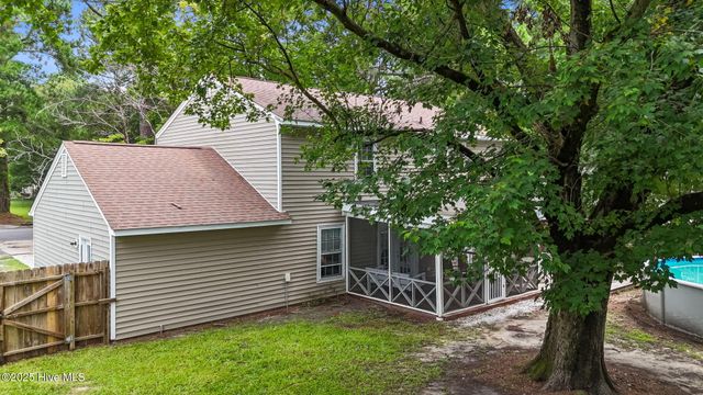 602 King Arthur Road, Greenville, NC 27858