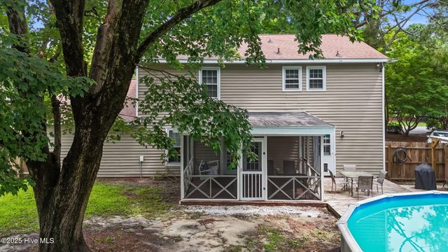 602 King Arthur Road, Greenville, NC 27858