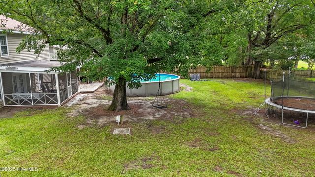 602 King Arthur Road, Greenville, NC 27858