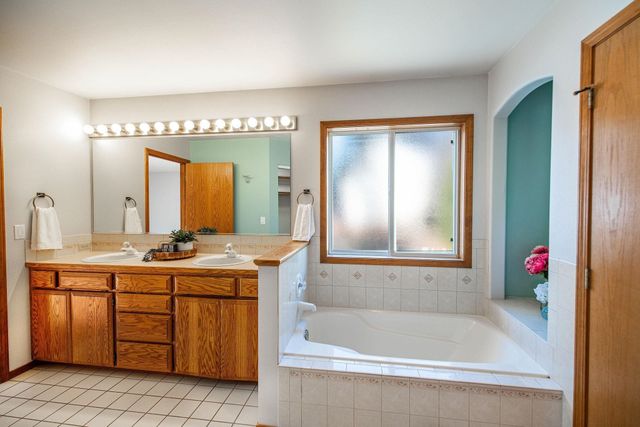 5316 E 18th Ln, Spokane Valley, WA 99212