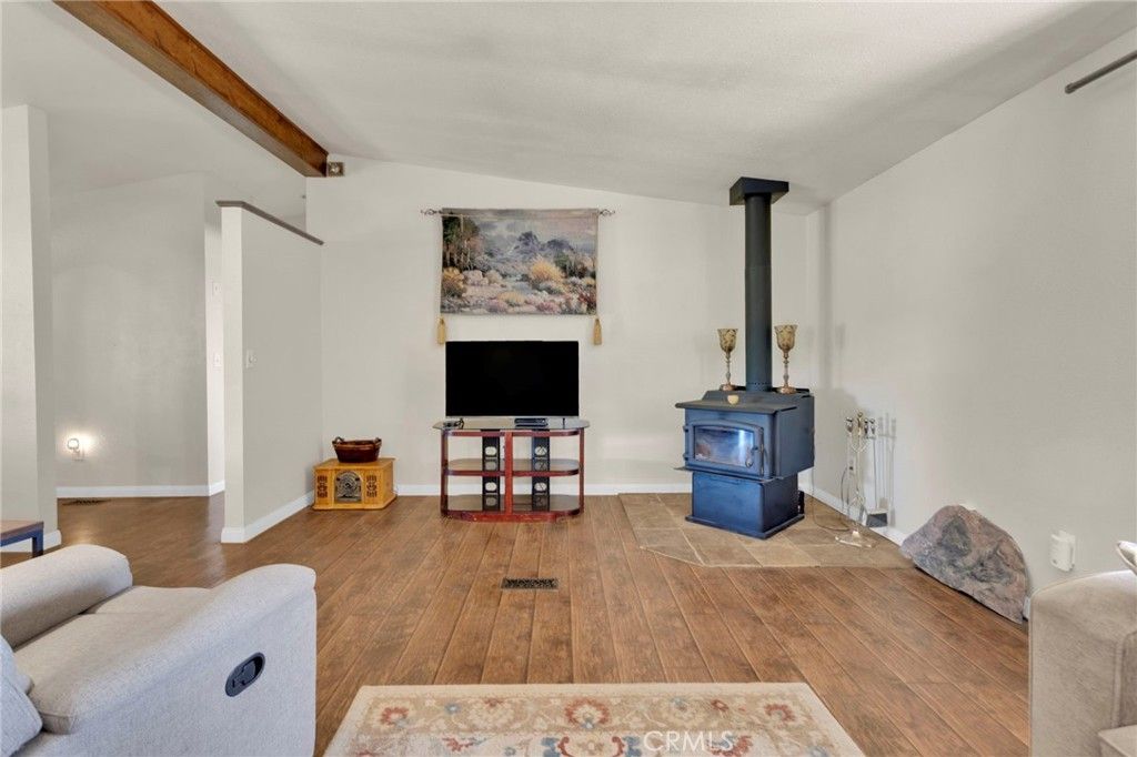 Image 15 of property listing at 10532 Acanthus Street, Phelan, CA 92371