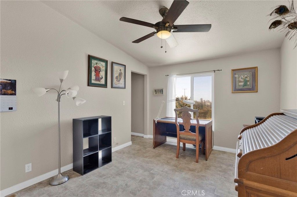 Image 23 of property listing at 10532 Acanthus Street, Phelan, CA 92371
