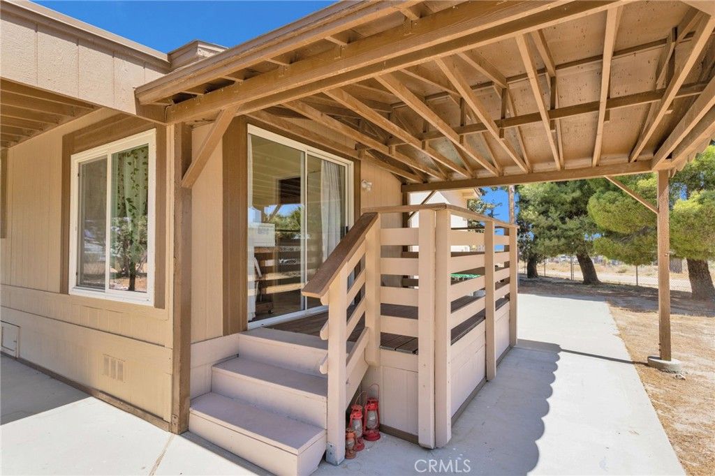 Image 3 of property listing at 10532 Acanthus Street, Phelan, CA 92371
