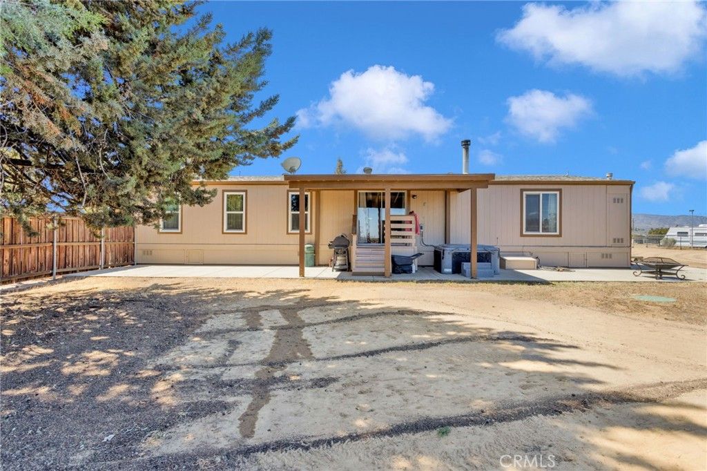 Image 39 of property listing at 10532 Acanthus Street, Phelan, CA 92371