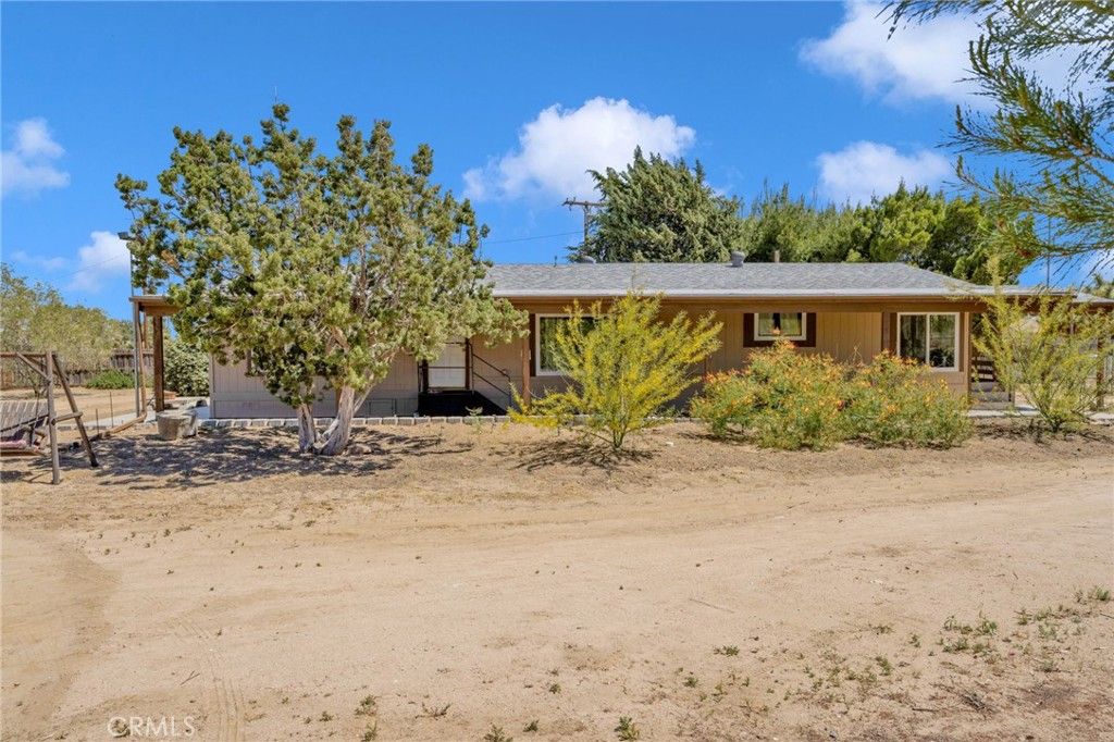 Image 48 of property listing at 10532 Acanthus Street, Phelan, CA 92371
