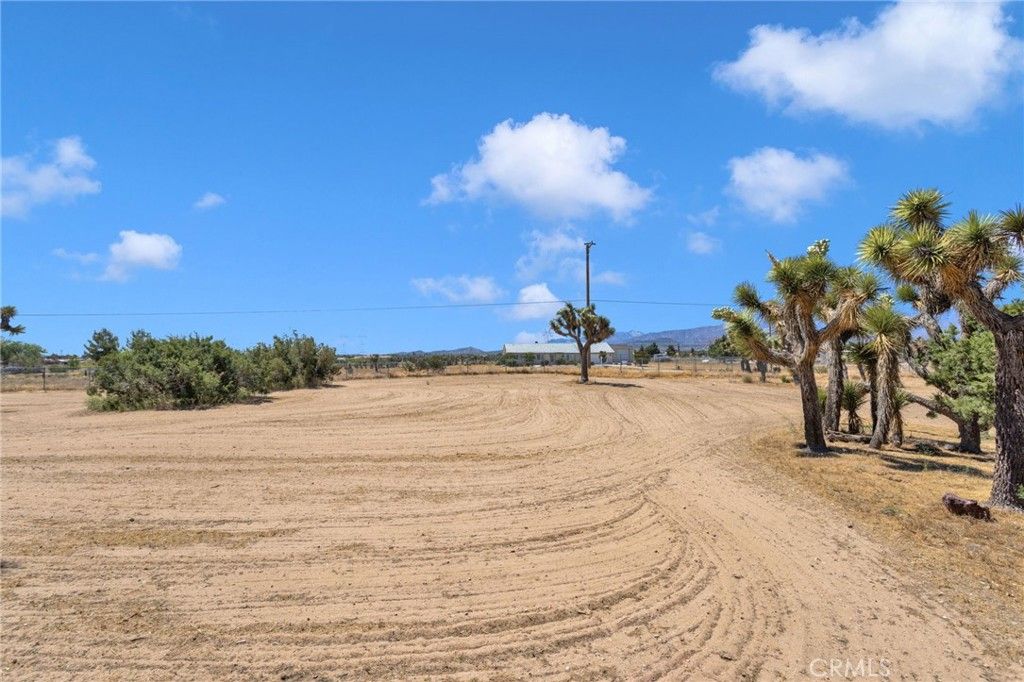 Image 49 of property listing at 10532 Acanthus Street, Phelan, CA 92371