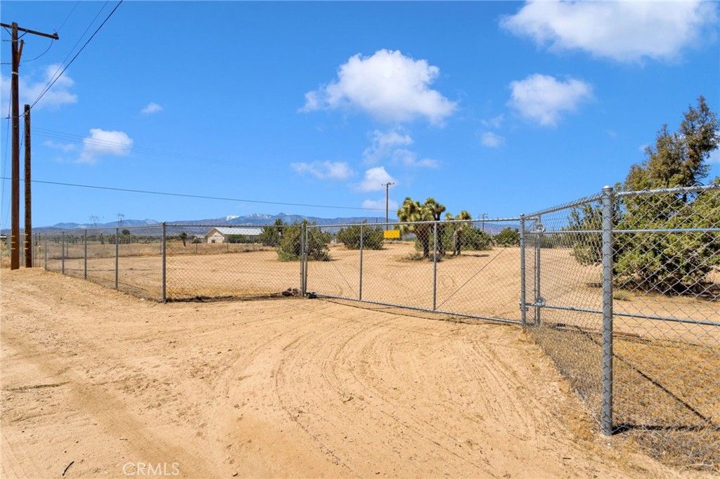 Image 51 of property listing at 10532 Acanthus Street, Phelan, CA 92371