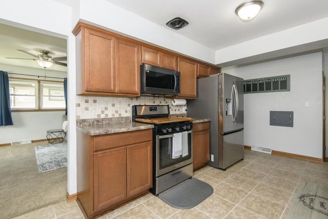 1109 Lawndale AVENUE, Waukesha, WI 53188