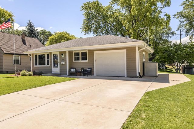 1109 Lawndale AVENUE, Waukesha, WI 53188