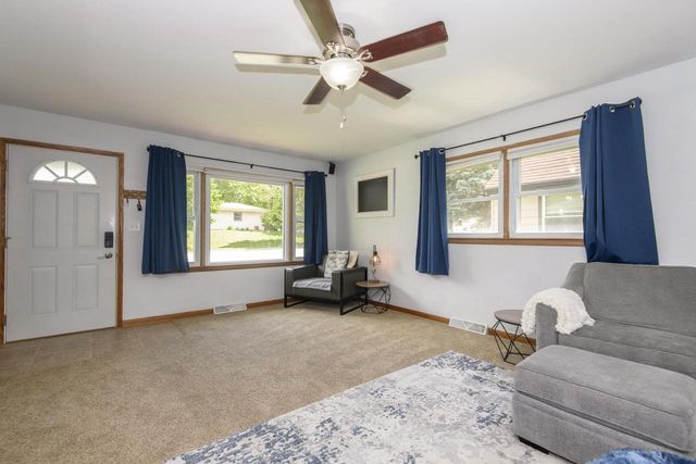 1109 Lawndale AVENUE, Waukesha, WI 53188