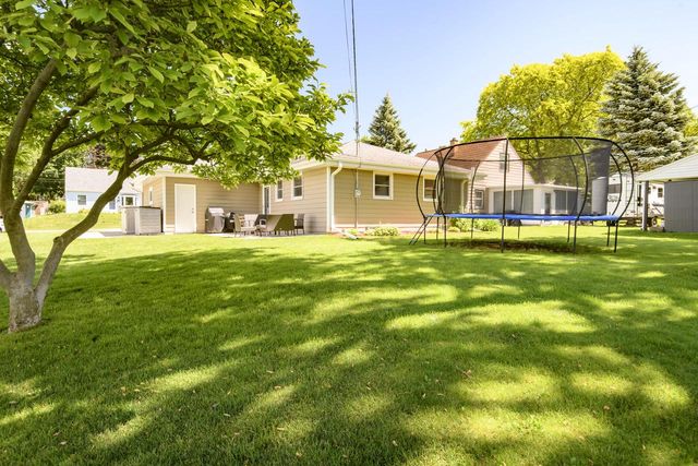 1109 Lawndale AVENUE, Waukesha, WI 53188