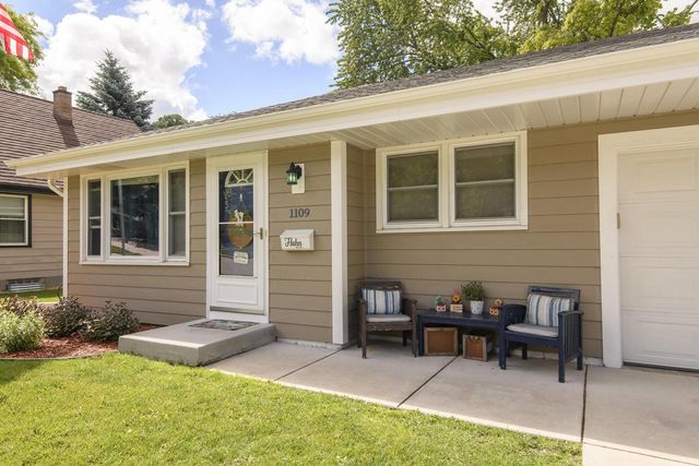 1109 Lawndale AVENUE, Waukesha, WI 53188