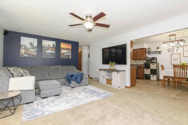 1109 Lawndale AVENUE, Waukesha, WI 53188
