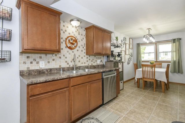 1109 Lawndale AVENUE, Waukesha, WI 53188