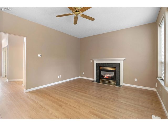 16590 Nw AVONDALE Dr, Beaverton, OR 97006