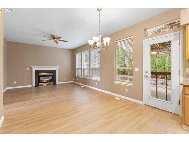 16590 Nw AVONDALE Dr, Beaverton, OR 97006