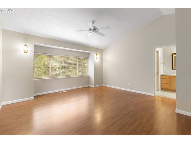 16590 Nw AVONDALE Dr, Beaverton, OR 97006