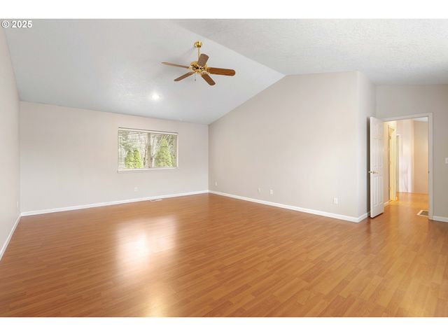 16590 Nw AVONDALE Dr, Beaverton, OR 97006