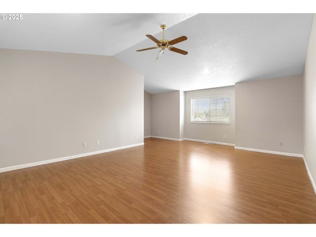 16590 Nw AVONDALE Dr, Beaverton, OR 97006