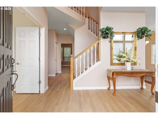 16590 Nw AVONDALE Dr, Beaverton, OR 97006