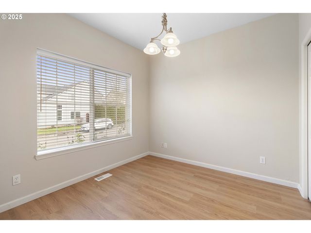 16590 Nw AVONDALE Dr, Beaverton, OR 97006