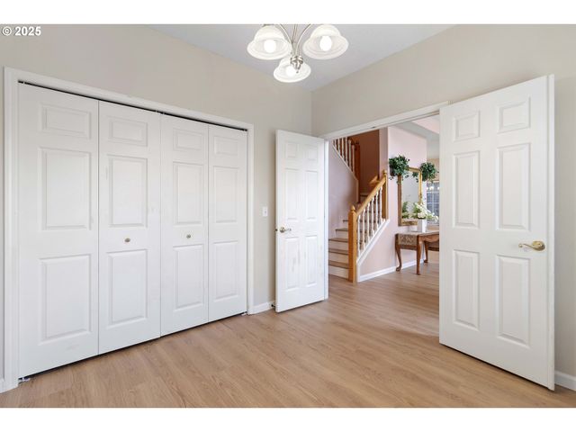 16590 Nw AVONDALE Dr, Beaverton, OR 97006