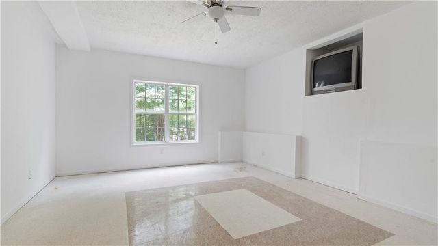 91 Medallion Park, Newnan, GA 30265