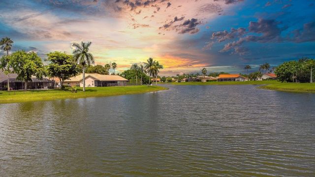 20725 Waters Edge Court, Boca Raton, FL 33498