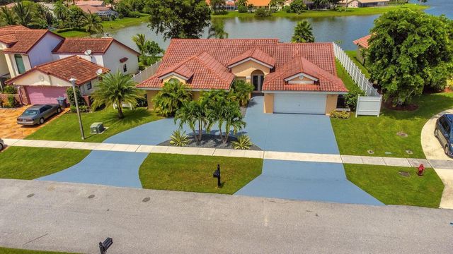 20725 Waters Edge Court, Boca Raton, FL 33498