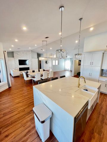 20725 Waters Edge Court, Boca Raton, FL 33498