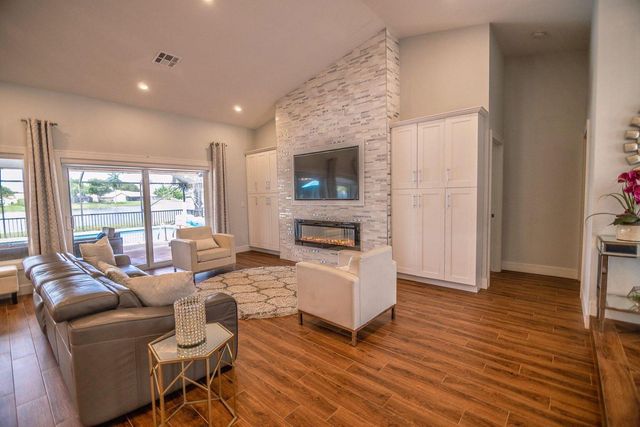 20725 Waters Edge Court, Boca Raton, FL 33498