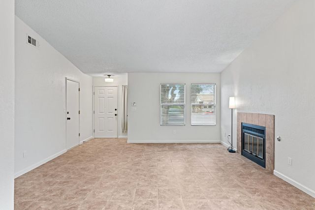 904 W Union Ave, Modesto, CA 95356