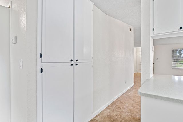 904 W Union Ave, Modesto, CA 95356