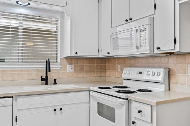 904 W Union Ave, Modesto, CA 95356