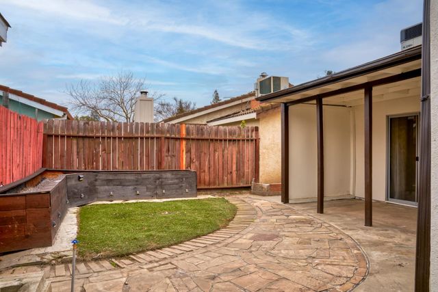 904 W Union Ave, Modesto, CA 95356