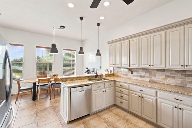 2418 W Crestwood Street, Ozark, MO 65721