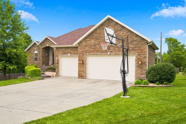 2418 W Crestwood Street, Ozark, MO 65721