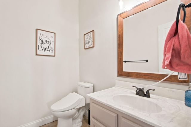 2418 W Crestwood Street, Ozark, MO 65721