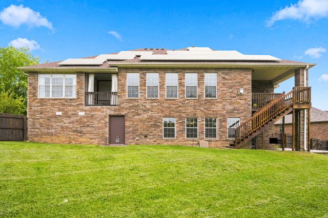 2418 W Crestwood Street, Ozark, MO 65721