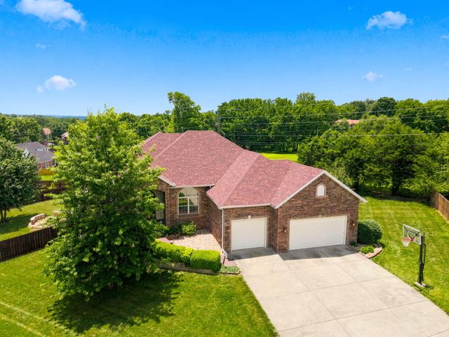 2418 W Crestwood Street, Ozark, MO 65721