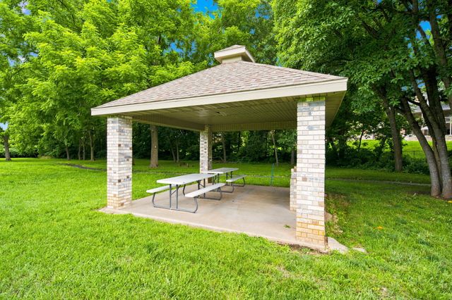 2418 W Crestwood Street, Ozark, MO 65721