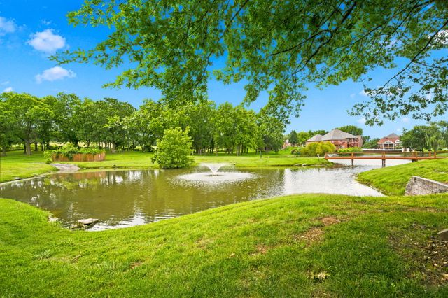 2418 W Crestwood Street, Ozark, MO 65721