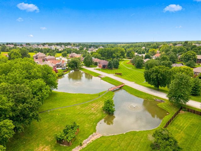 2418 W Crestwood Street, Ozark, MO 65721