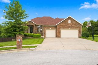2418 W Crestwood Street, Ozark, MO 65721
