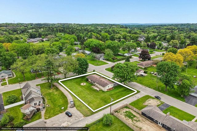 723 Bauer Street, Wisconsin Dells, WI 53965