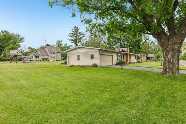 723 Bauer Street, Wisconsin Dells, WI 53965