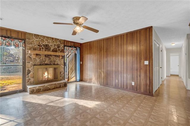 1999 Sewing Circle, Lithonia, GA 30058