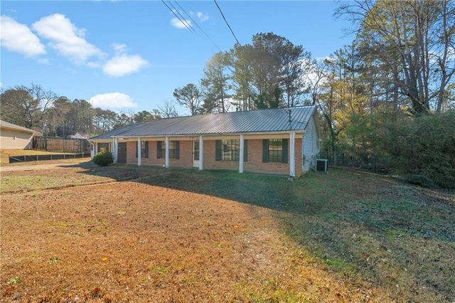 1999 Sewing Circle, Lithonia, GA 30058