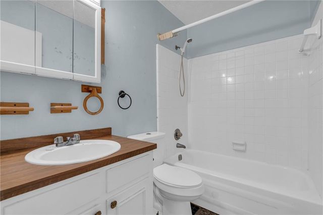 1999 Sewing Circle, Lithonia, GA 30058